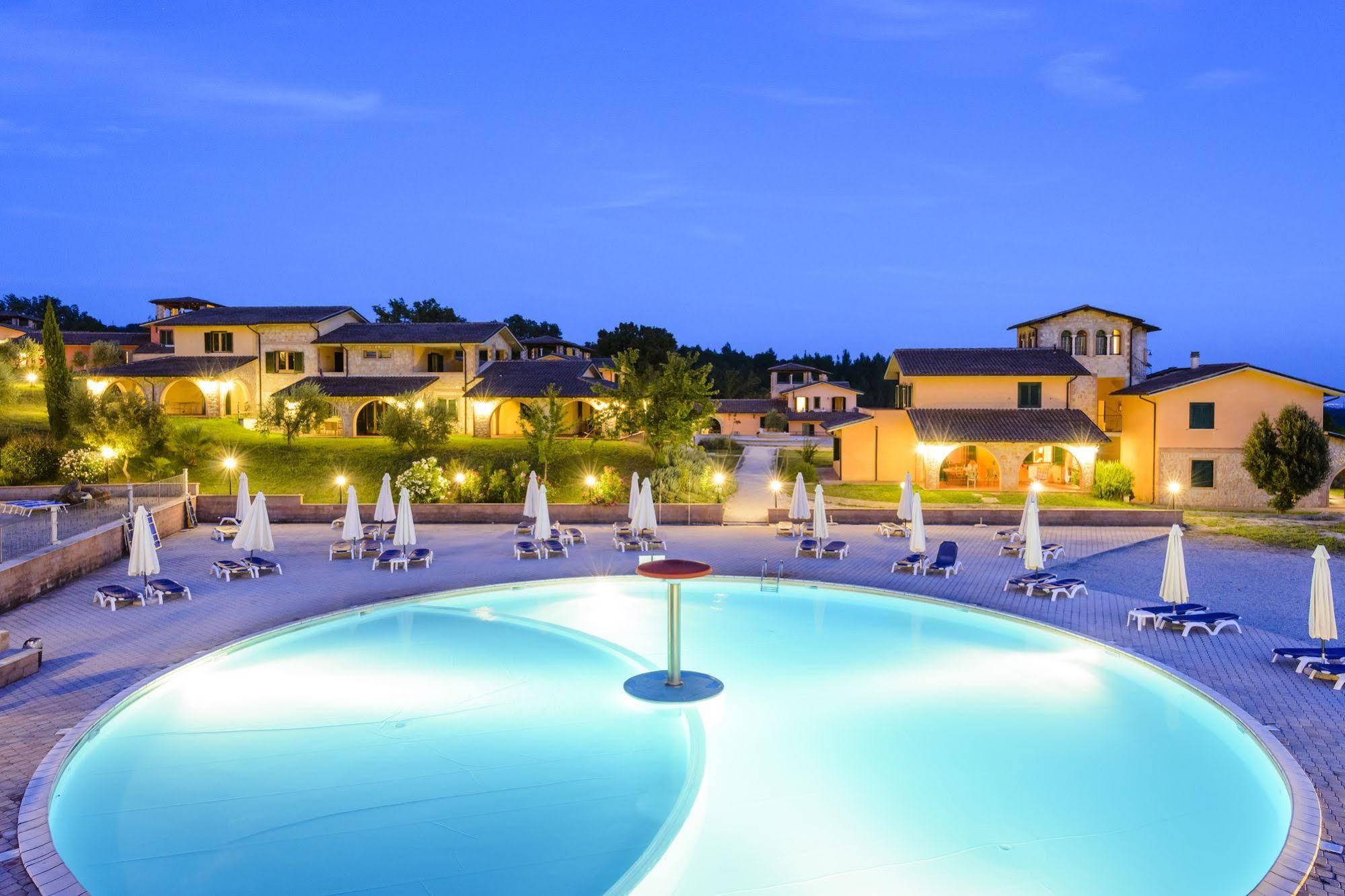 Pian Dei Mucini Resort Il Borgo Massa Marittima Exterior photo